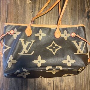 Like New Woman’s Purse